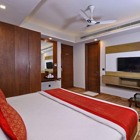Hotel Nityaa Suites New Delhi Ngoại thất bức ảnh