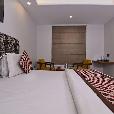 Hotel Nityaa Suites New Delhi Ngoại thất bức ảnh