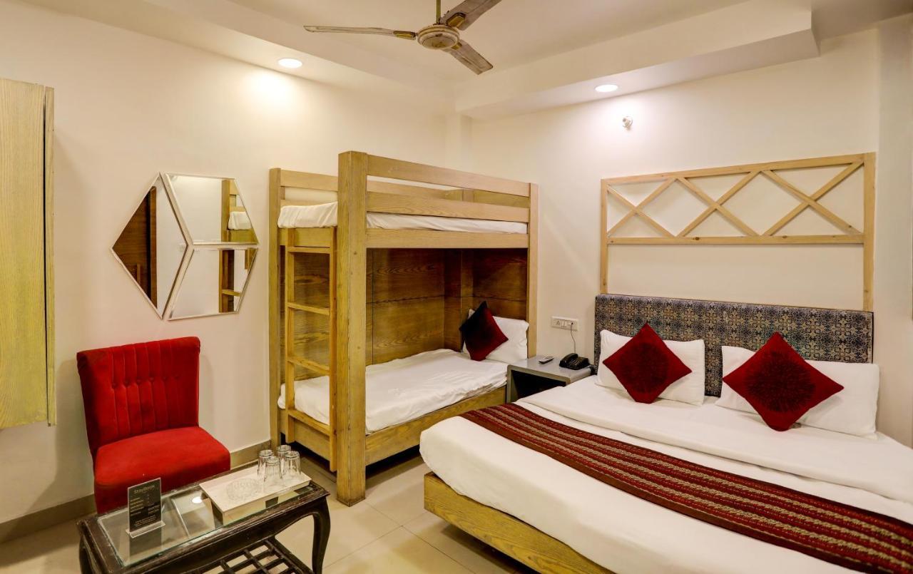 Hotel Nityaa Suites New Delhi Ngoại thất bức ảnh