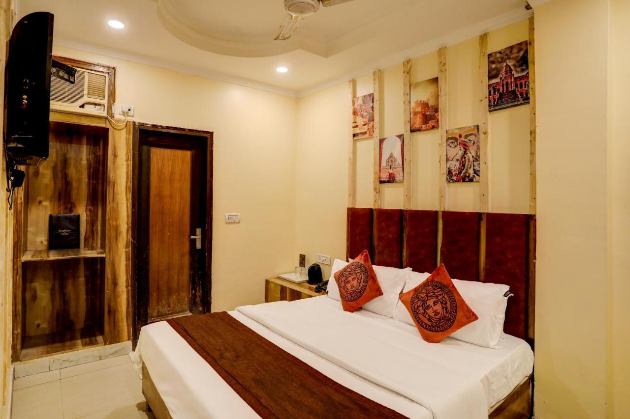 Hotel Nityaa Suites New Delhi Ngoại thất bức ảnh