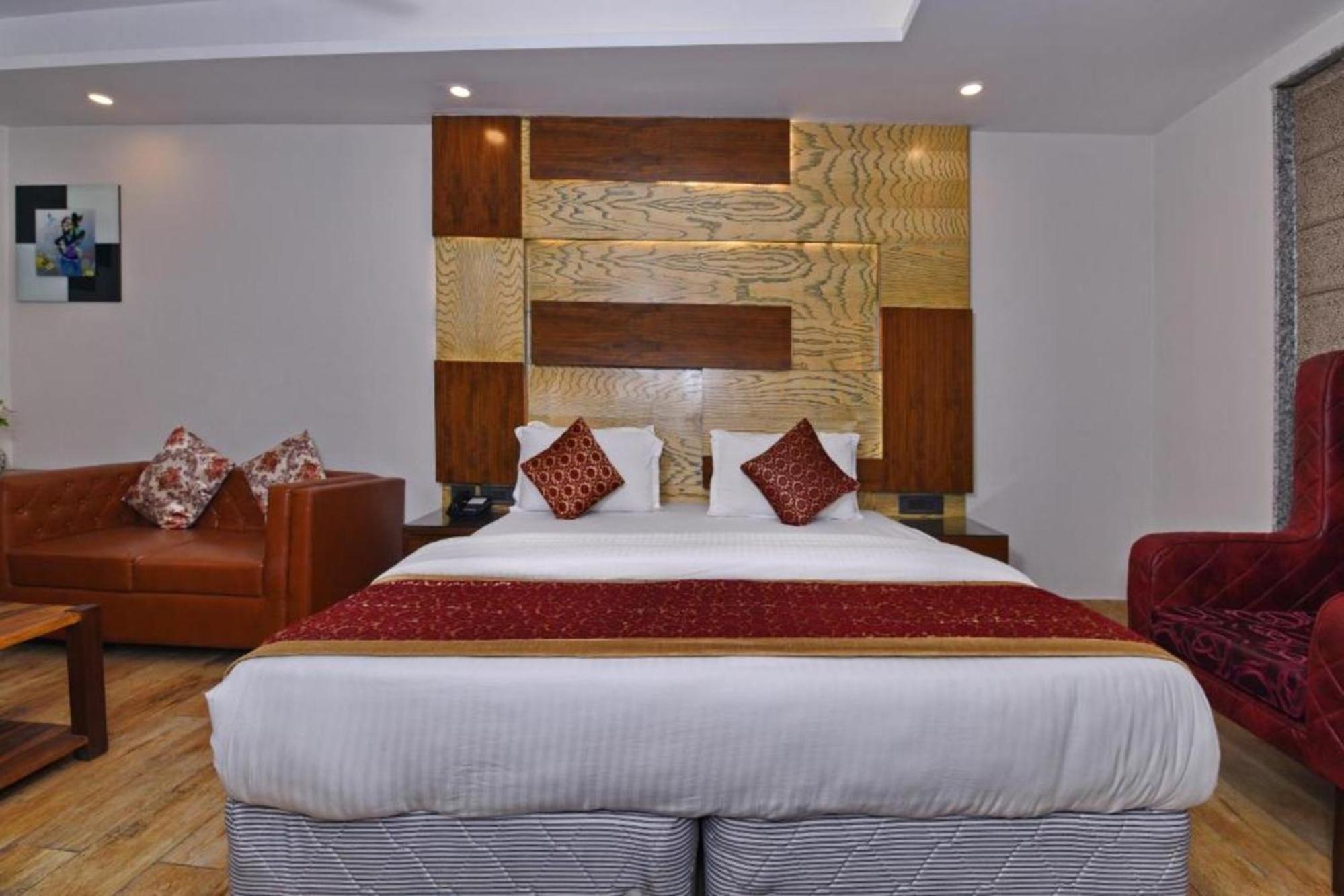 Hotel Nityaa Suites New Delhi Ngoại thất bức ảnh