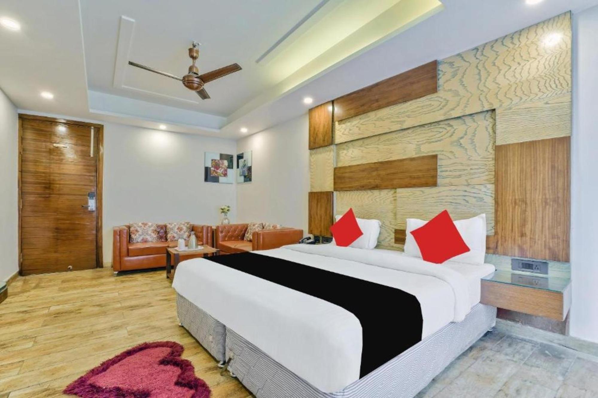 Hotel Nityaa Suites New Delhi Ngoại thất bức ảnh