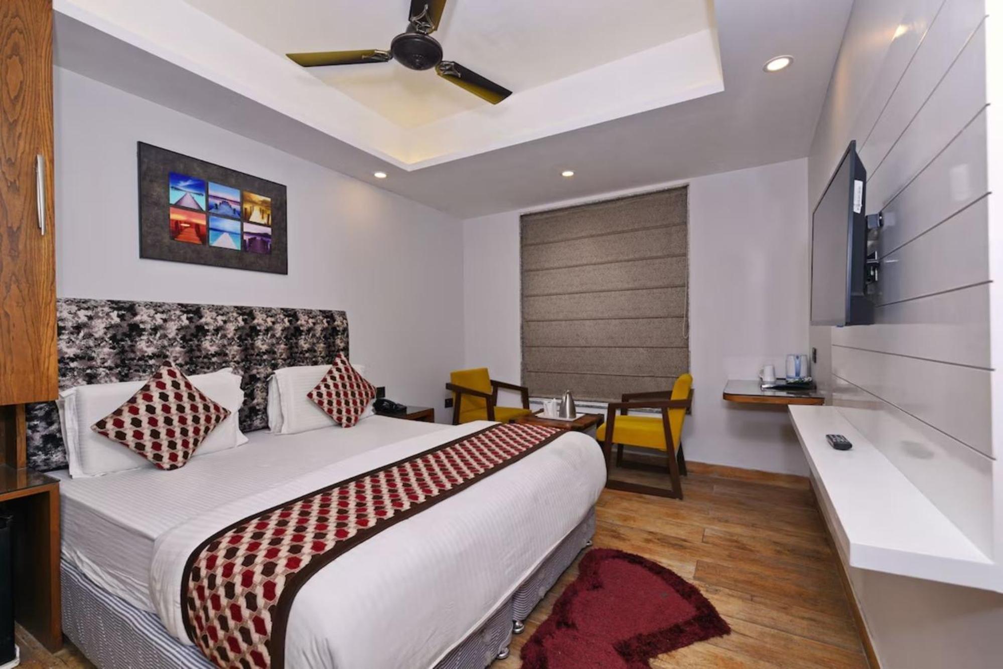 Hotel Nityaa Suites New Delhi Ngoại thất bức ảnh