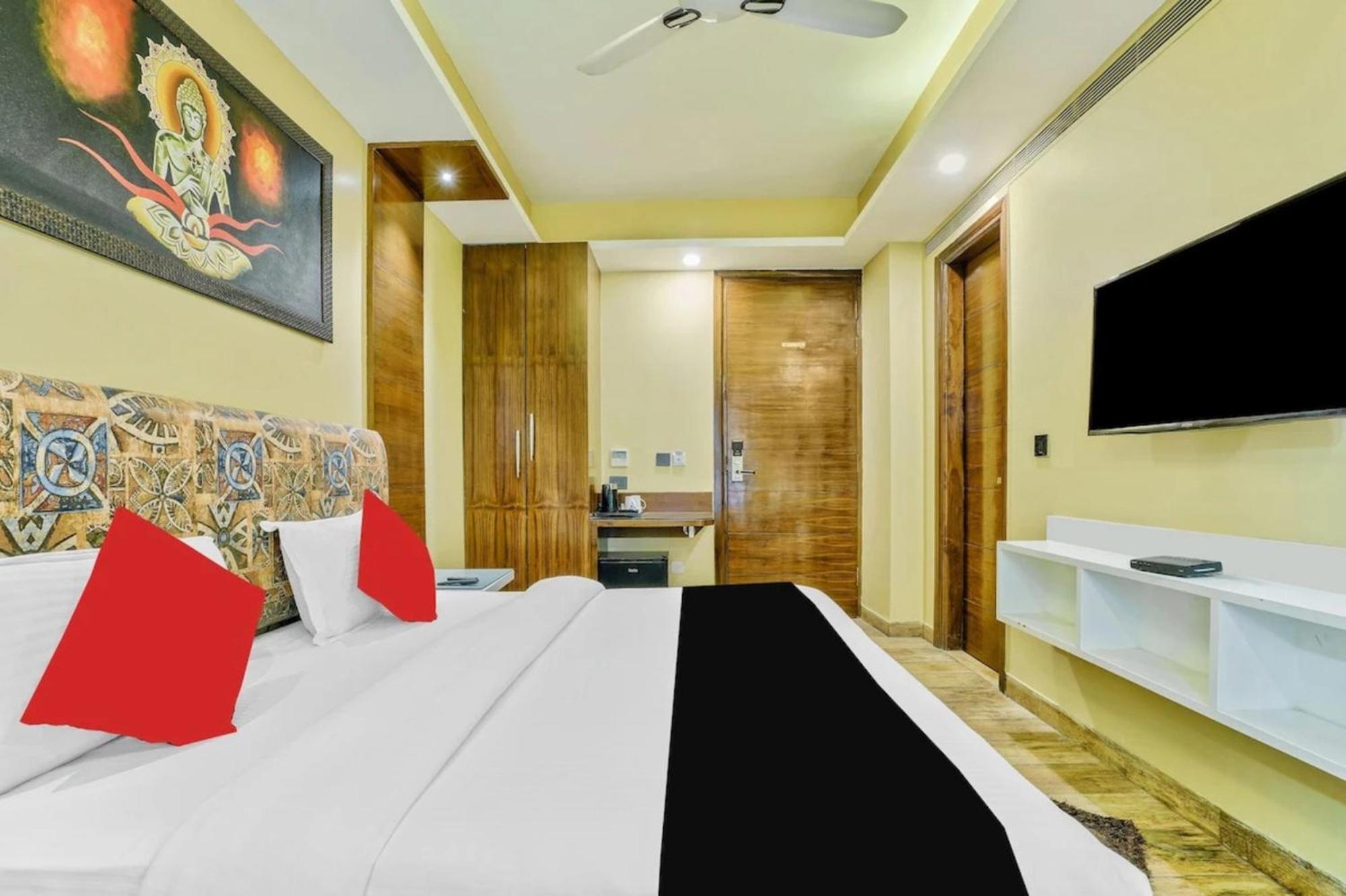 Hotel Nityaa Suites New Delhi Ngoại thất bức ảnh